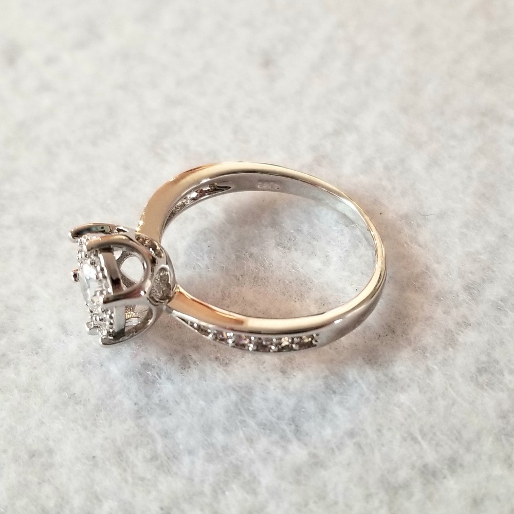 Sterling Illusion Setting Solitaire - Picture 4 of 5